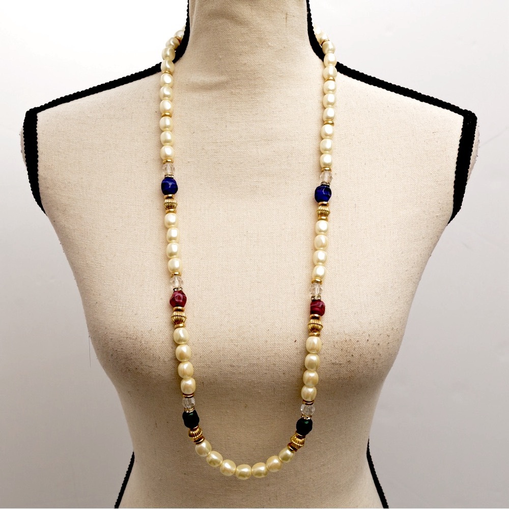 Retro antique vibe beaded necklace with faux pearls, glass beads & metallic gold